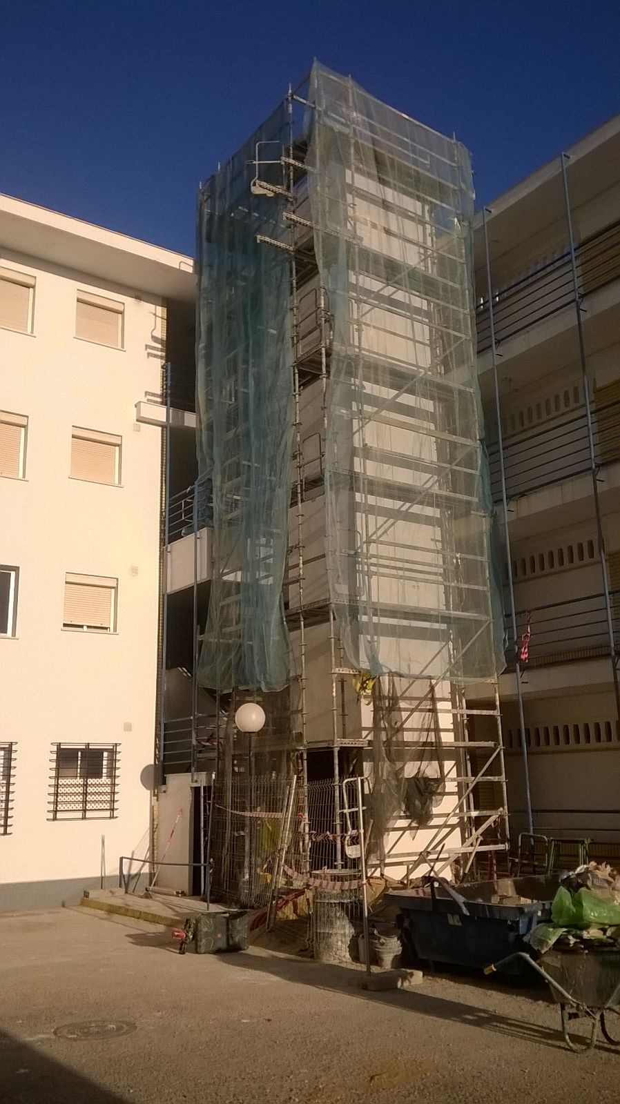 001 OBRA CIVIL DE DOS ASCENSORES EN CHIPIONA PRAES