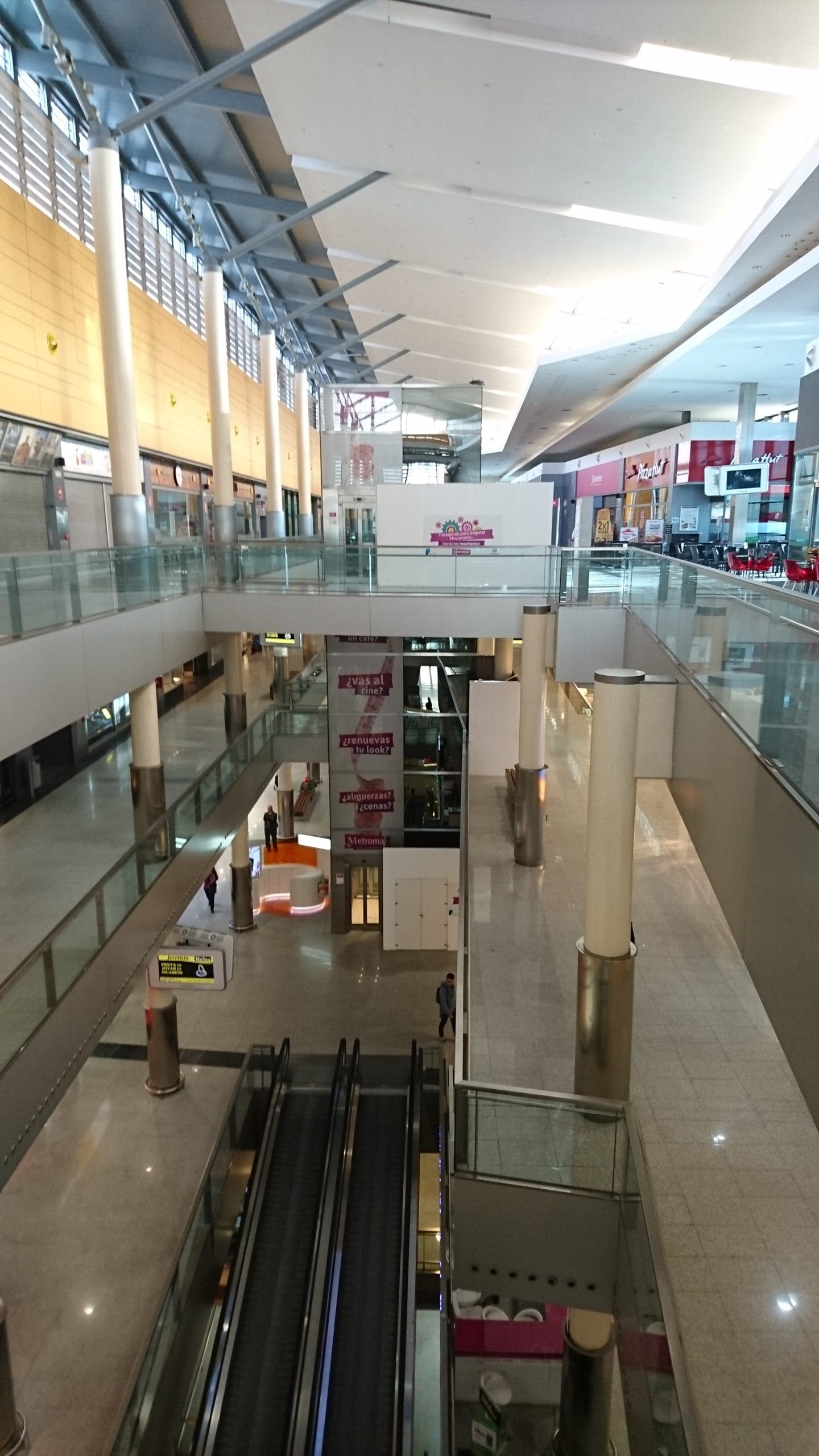 002 OBRA CIVIL DE ASCENSOR EN EL CENTRO COMERCIAL DE METROMAR PRAES